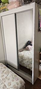 almari 6ft X 4ft