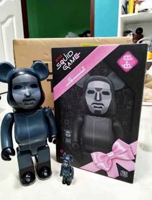 BEARBRICK x Squid Game 100% and 400% figure set