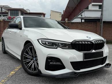 BMW 330i 30i M SPORT in Seri Kembangan, SGR