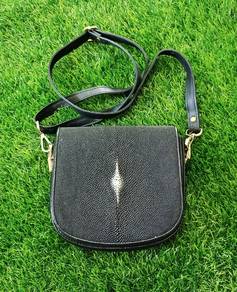 Stingray Original leather sling bag kulit pari 