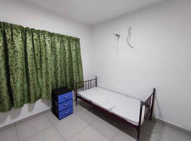Room in Puchong, SGR