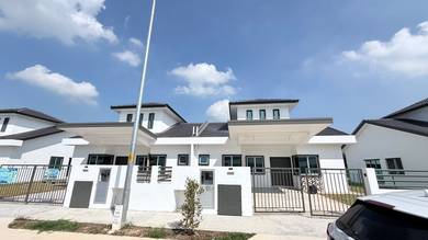 Semi-Detached House For Sale in Klang,SGR