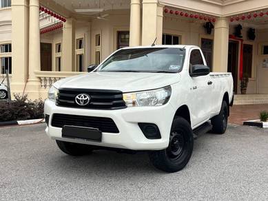 Toyota Hilux VNT in Kajang, SGR