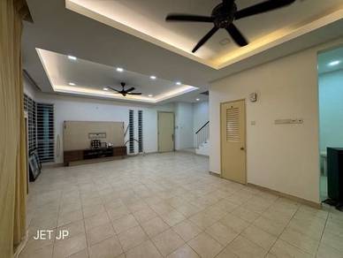 Semi-Detached House For Sale in Bandar Botanic,SGR