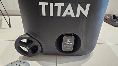 TITAN ONE Tennis Ball Machine (Like New) 2 Batteri
