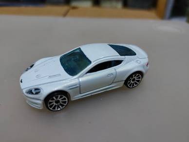 Hotwheels Loose White Aston Martin DBS