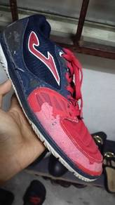 kasut futsal untuk dijual