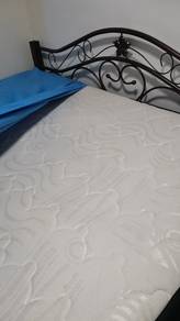 Queen size bed with 2 metres 