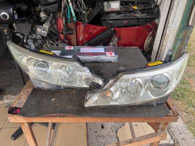No 18-9-2 Toyota Estima Acr50 2009 Headlamp Jpn