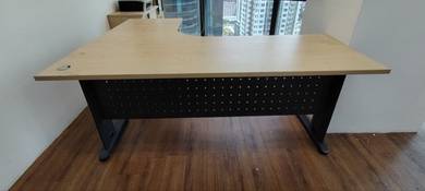 YE73AH Meja Tulis 6 x 5 Feet L Shape Writing Table