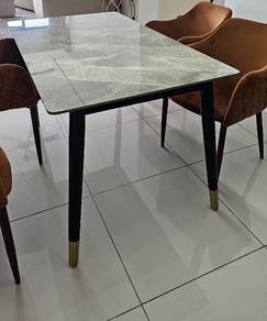 dining table with chairs 