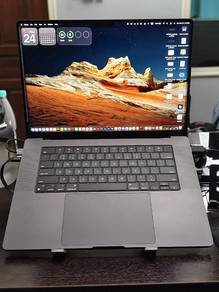 Macbook M3 Pro 16 inch (16GB RAM, 512GB)
