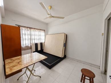 Apartment For Sale in Bayu Puteri 2