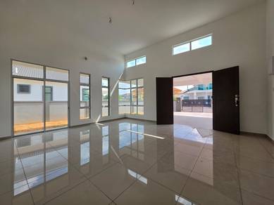 Bungalow House For Sale in Ujong Pasir,MLK