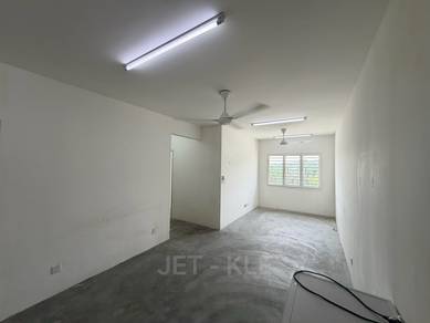 Apartment For Rent in De Cendana