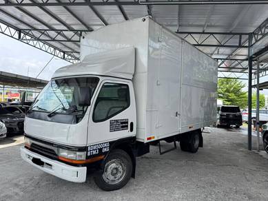 10 Mitsubishi Fuso Fe63 Box Kotak 17 Kaki G/Engine