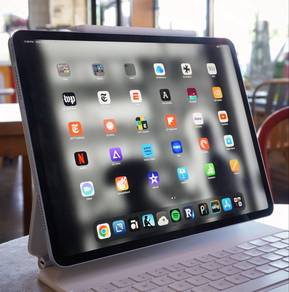 iPad Air 13” M2 (2024) + Keypad