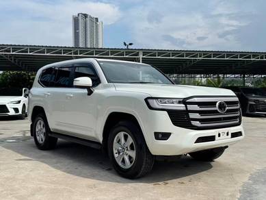 Toyota Land Cruiser ZX in Jalan Kuching, KUL