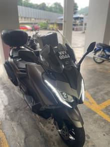 Kymco AK 550