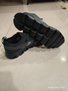 UK 10 new On Cloud 6 Versa Black