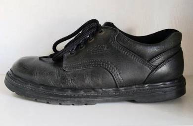 Kasut Camel Geniune Black Leather Boot