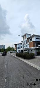 Semi-Detached House For Sale in Setia Alam,SGR