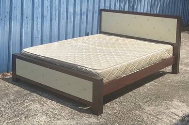 Queen Size Bed + Foam Mattress 8”/ Katil Tilam
