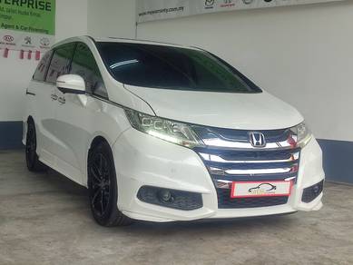 Honda Odyssey ABSOLUTE  in Sungai Besi, KUL