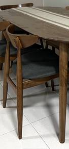 Meja Makan Solid Wood