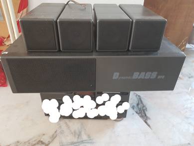 speaker with base