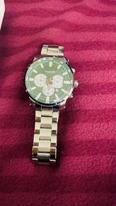 jam CROCODILE masih lom pakai