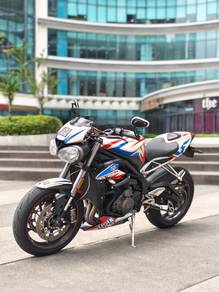 Triumph Street Triple