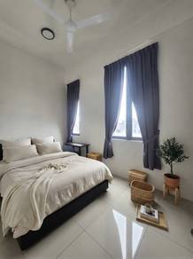 Room in Jelutong, PNG