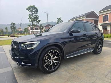 Mercedes Benz GLC300 300 4MATIC AMG LINE in Setia Alam, SGR