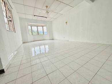 Apartment For Sale in Aman Puri Apartment
