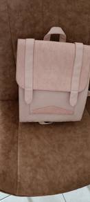 fashion important backpack 