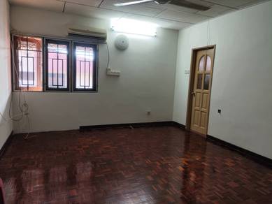 Room in Klang, SGR