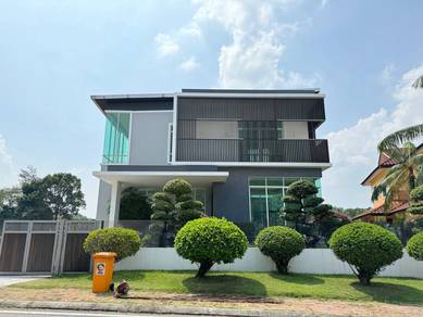 Bungalow House For Sale in Bukit Jelutong,SGR