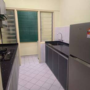 Condominium For Rent in Green Avenue