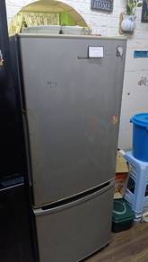 peti ais elok untuk dijual
