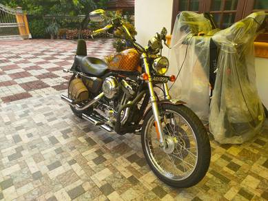 Harley-Davidson Seventy-Two