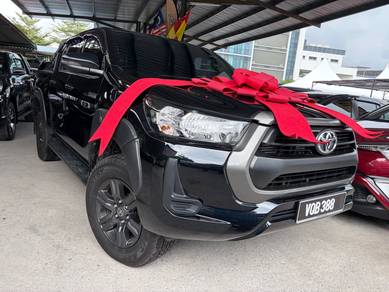 2025 Toyota Hilux E