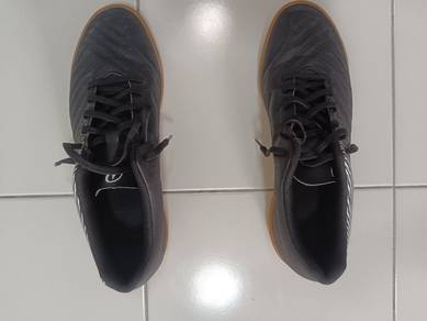 kasut futsal