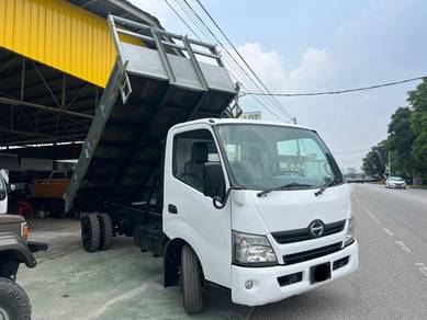 2016 Hino WU720R Steel Tipper 14'6