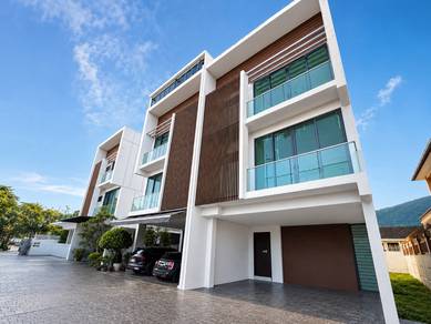 Semi-Detached House For Sale in Pulau Tikus,PNG