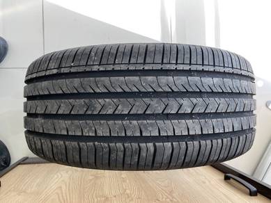 Tire 235/45R18