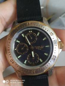Vintage Thunder Bird japan solar watch