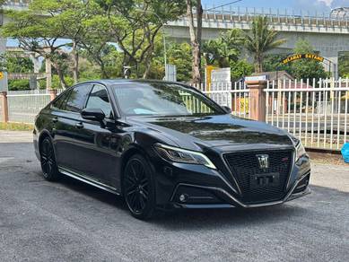Toyota Crown RS ADVANCE in Jalan Ipoh, KUL