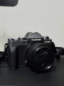 Fujifilm X-T200 Mirrorless Camera with Lens