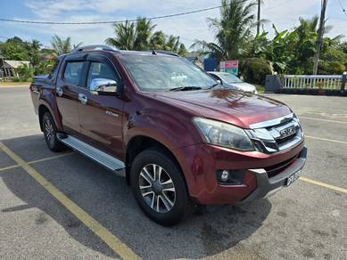 Isuzu D-Max V-CROSS 4x4 in Kota Bharu, KTN